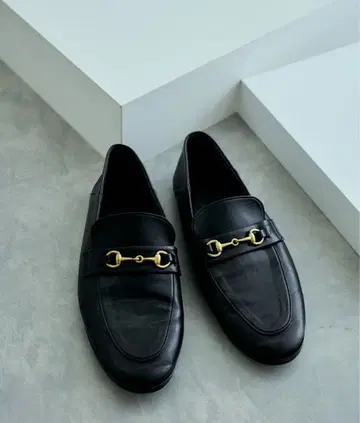 ADAM ET ROPE 블랙 가죽 로퍼