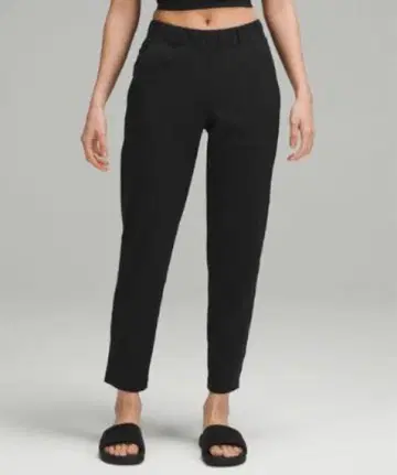 룰루레몬 럭스트림 슬림핏 풀온 미드라이즈 팬츠