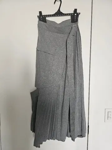 STAIR 그레이 플리츠 롱 스커트 벨트 포함