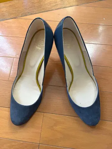 25cm 네이비 스웨이드&에나멜 펌프스