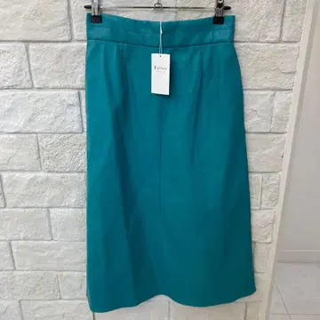 터콰이즈 합성 피혁 타이트 스커트