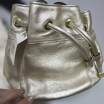 골드 드로우 스트링 숄더백