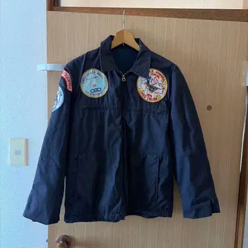 패치 부착 네이비 밀리터리 자켓