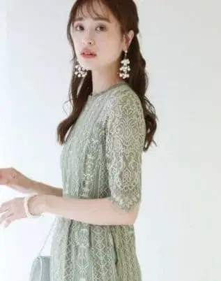 패널 무늬 레이스 소매 달린 I 라인 파티 드레스