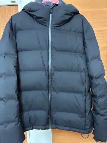 유니클로 심리스 다운 XL 블랙