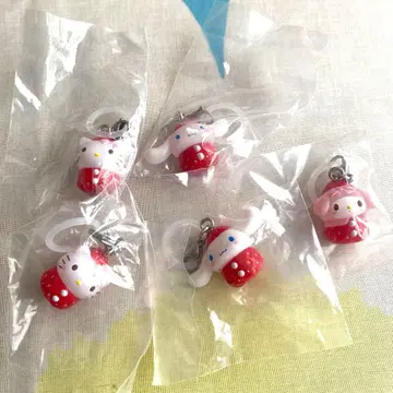 산리오 캐릭터즈 딸기 메지루시 액세서리 5개