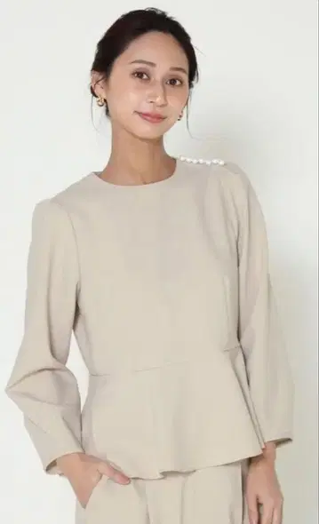 [미사용 새상품] FENNEL 베이지 페플럼 긴팔 상의