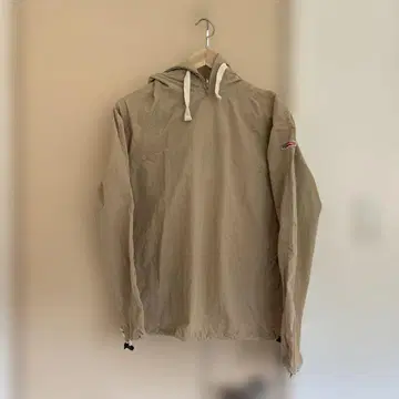 베이지 후드 부착 나일론 자켓