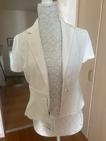 화이트 숏 슬리브 자켓 사이즈 2