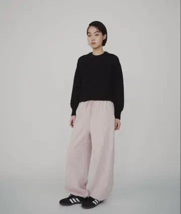 [미사용 새상품] duei 루즈 속기모 스웨트 팬츠 핑크