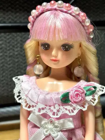 2 리카짱 캐슬 키라짱 (핑크 의류, 귀걸이 포함)