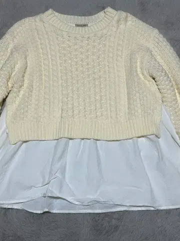 아이보리 니트 스웨터 레이어드