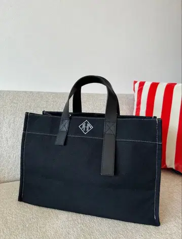 jnhearts Canvas Garden Black Leather