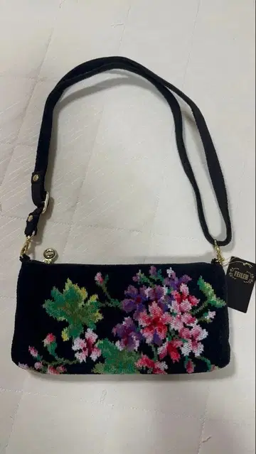 새상품 미사용 FEILER 플라워 자수 숄더백