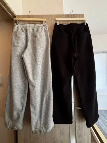 UNIQLOC UNIQLO c 그레이와 블랙 조거 팬츠 2세트