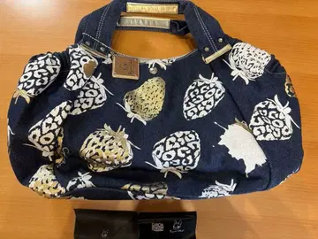 크리스탈볼 가르시아 마르케스 스트로베리 패턴 토트백