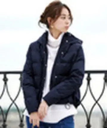 네이비 후드 부착 숏 다운 자켓