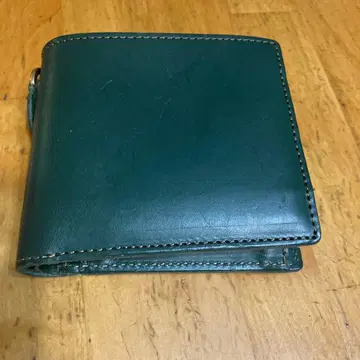 코르티바의 이단 접이식 가죽 지갑