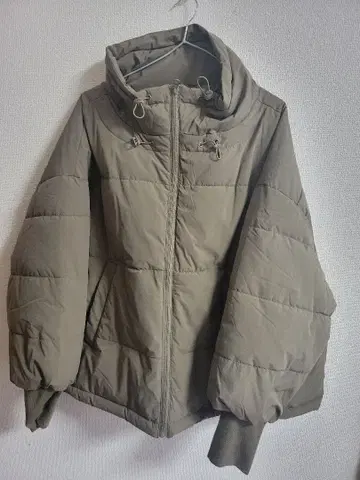 미사용 새상품 다운 자켓 프리 사이즈 폭넓음