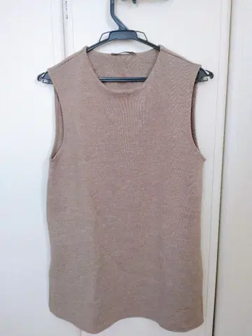 ZARA 베이지 슬리브리스 상의 S 사이즈