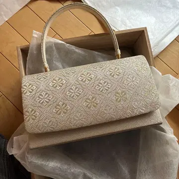 일본 의류용 가방 꽃무늬 자수 크림색 중형