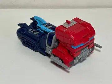 트랜스포머 ONE 옵티머스 프라임