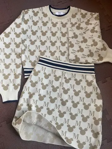 마우지 디즈니 시리즈 미키마우스 패턴 MOUSSY 니트