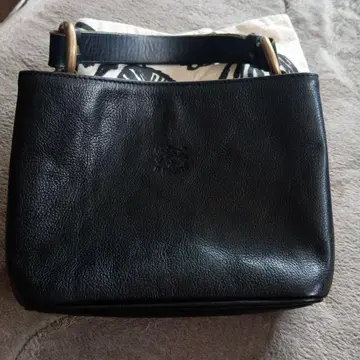 IL BISONTE 블랙 가죽 핸드백