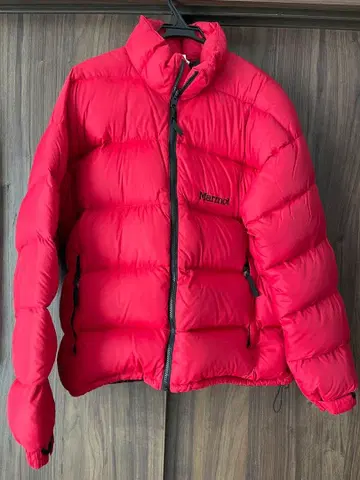 마모트 다운 자켓 레드