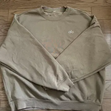alo yoga 아로 베이지 크루넥 맨투맨