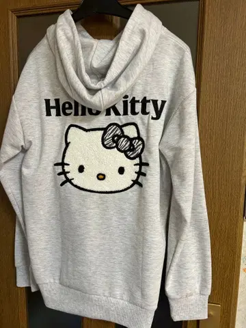 Hello Kitty 후드 부착 맨투맨 M 사이즈 그레이