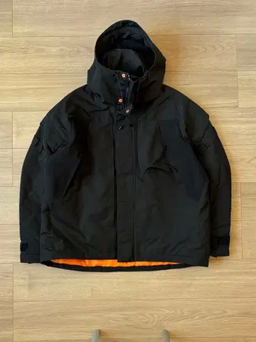 타이가리오나 블랙 자켓 샘플