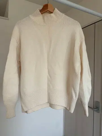 새상품급 플라스테 PLST 울 미들 게이지 터틀넥 스웨터 M