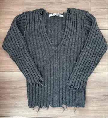 PERVERZE V넥 니트탑