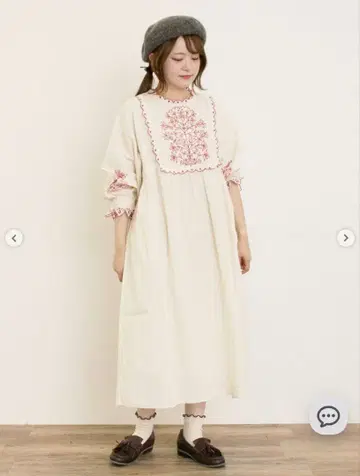 samansa mos2 배색 자수 원피스 M 사이즈