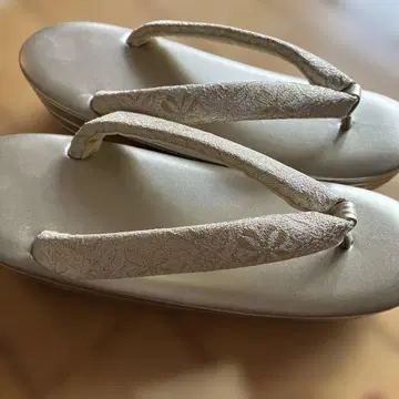 미사용 새상품 전통적인 화이트 조리 합성피혁 L 포멀