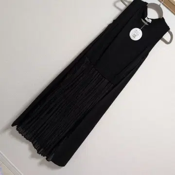 YAMADAYA 계열 라슈드 이소재 절개 원피스