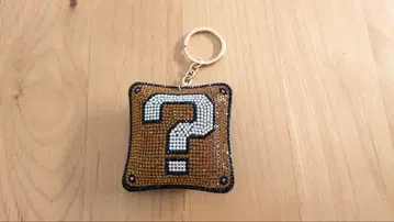 물음표 블록 반짝이 비즈 키링