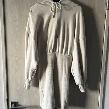 Chico 아이보리 후드 부착 오버 사이즈 후드티