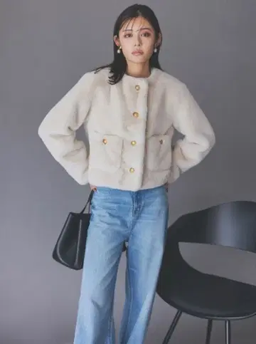 [ 즉시 구매 ] Mila Owen 아우터 금장 버튼 크롭 퍼 자켓