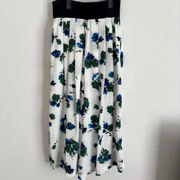 CLANE CLASSIC FLOWER GAUCHO PANTS
