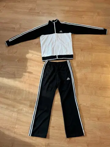 adidas 여성용 M 사이즈 상하의 세트