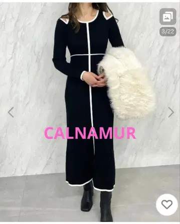 CALNAMUR 숄더 오픈 바이컬러 니트 원피스