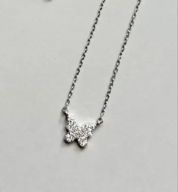 에바우라 버터플라이 모티브 목걸이