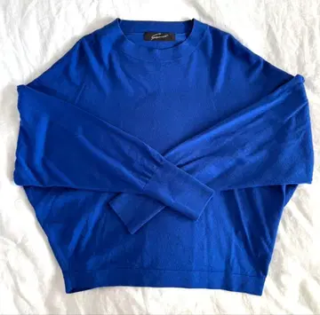 STUNNING LURE 크롭 블루 니트