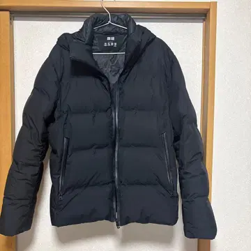 유니클로 심리스 다운 파카 블랙 L