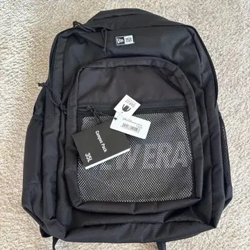 뉴에라 백팩 블랙