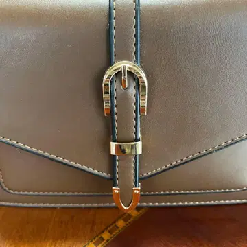 브라운 플랩식 숄더백