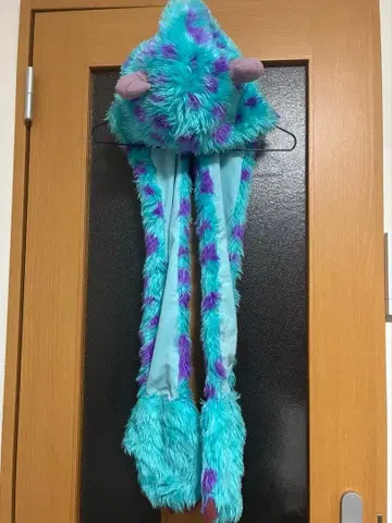 몬스터 주식회사 리 후드 부착 머플러