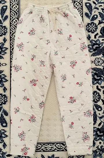 HOLIDAY 꽃무늬 퀼팅 팬츠 레어